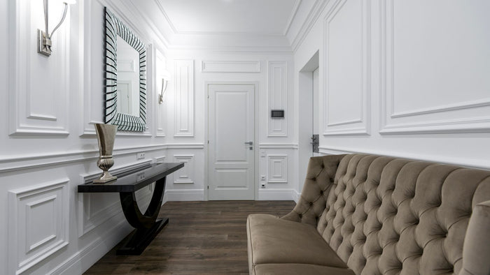 Boiseries, lambris et moulures : quels luminaires choisir