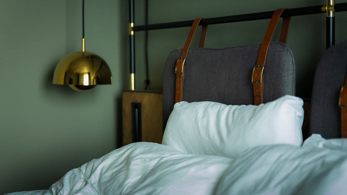 Leseleuchte fürs Bett: Arm, Lichtkegel, Höhe und Schalter