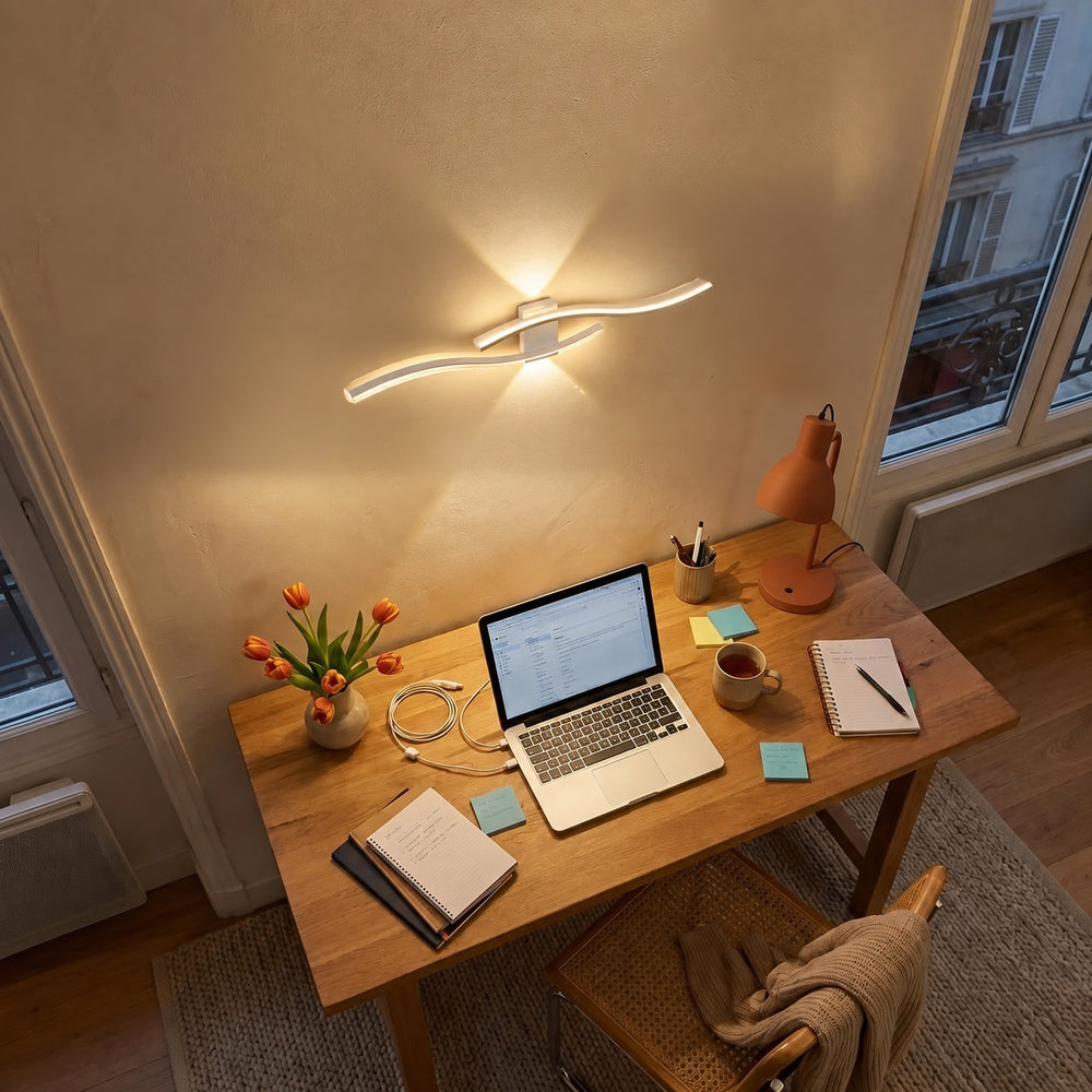 Applique murale salon LED, design moderne et simple - applique vague blanche bureau vue plongeante #blanc