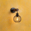 Applique murale chambre en bois, interrupteur, style industriel - bois cage 01 applique allumee sur mur jaune
