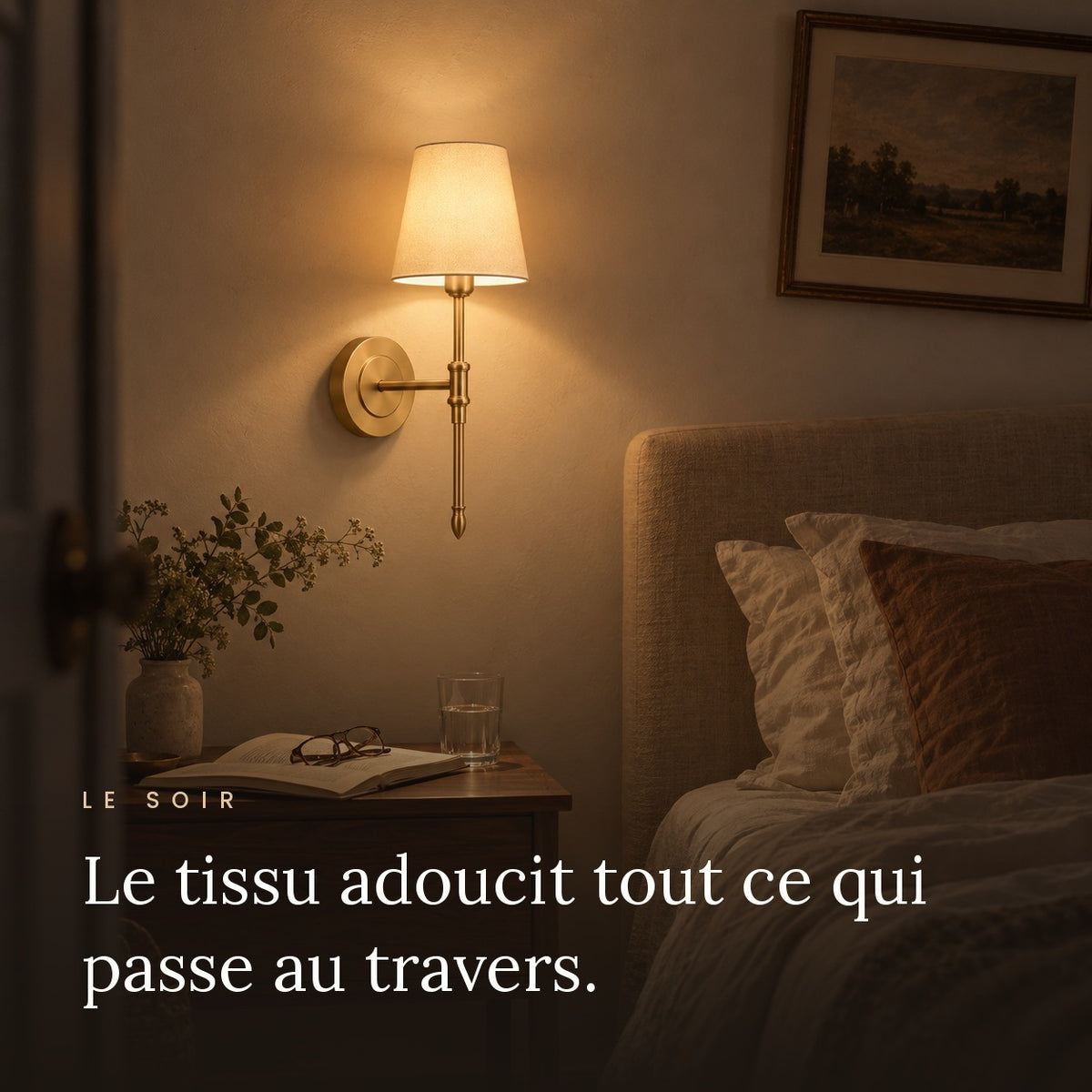 Applique murale chambre abat-jour tissu doré, style campagne - v9 le soir le tissu adoucit la lumiere